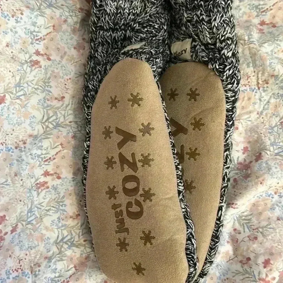 Just Cozy slipper socks black and white. - Picture 2 of 5